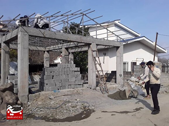همتی بزرگ با دستانی کوچک/ ساخت خانه برای محرومان توسط جهادگران