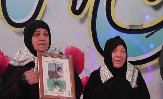 تجلیل از مادران و همسران شهدا در شهرستان فردیس