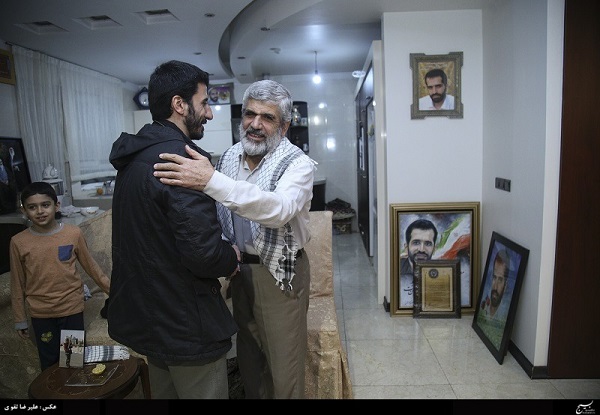 پدر شهید احمدی‌روشن: یک شهید دادیم؛ میلیون‌ها مصطفی گرفتیم/با ترور، ملت عقب نمی‌‌رود/بسیج و سپاه کشور را از تلاطم نجات داد