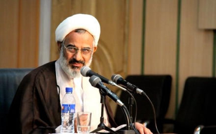 ادبیات هاشمی در شأن رئیس مجمع تشخیص مصلحت نظام نیست