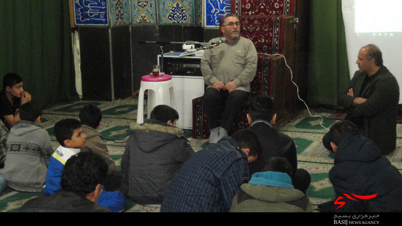 ویژه برنامه شبی با شهدا در مسجد امام رضا(ع) برگزار شد