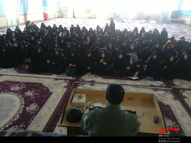 برگزاری همایش نقش زنان در انقلاب اسلامی در کوهدشت