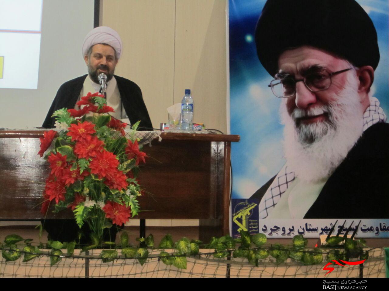صبر ملت ایران در برابر مشکلات ناشی از ایمان آنهاست