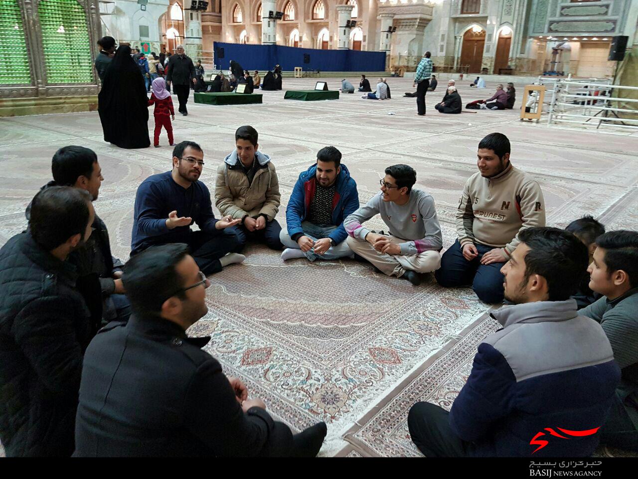 برگزاری حلقه صالحین جوانان در مرقد امام خمینی(ره)