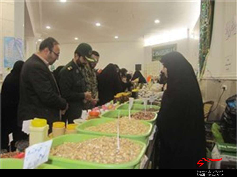 فرمانده ناحیه امام حسن مجتبی(ع) از سومین بازارچه خیریه کوثر ویژه بانوان بازدید کرد