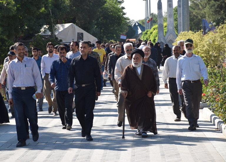 گزارش تصویری از اقشار مختلف مردم در مراسم سالگرد ارتحال امام(ره)