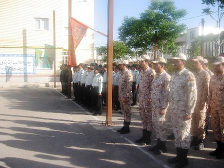 صبحگاه مشترک نیروهای نظامی و انتظامی به مناسبت سوم خرداد در شهرستان خرمدره