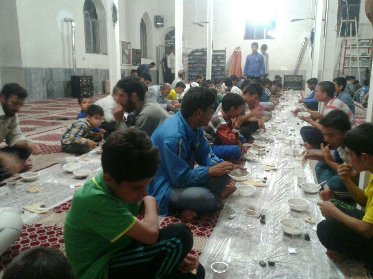 گزارش تصویری از افطار المومنین در مساجد دلفان