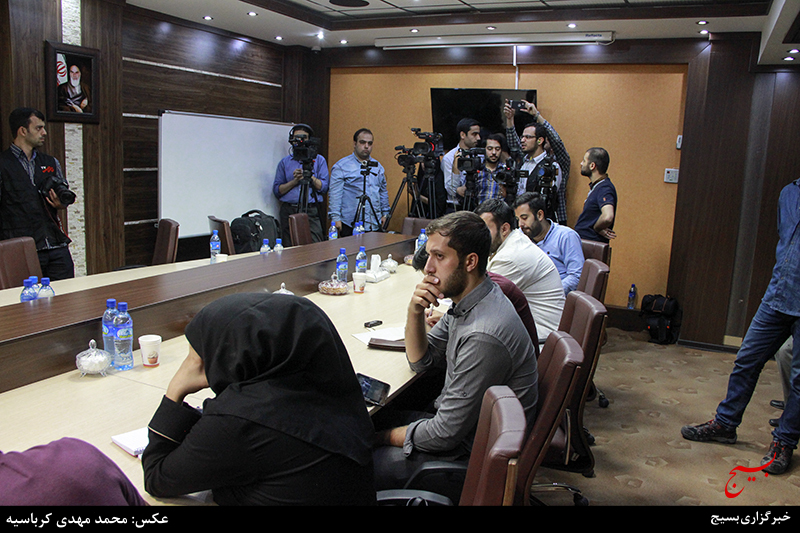 «آقای ظریف» دست اندرکاران نمایشگاه هولوکاست را با نژاد پرستان مقایسه کرد