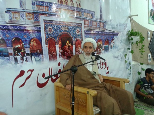 استکبار به دنبال گرفتن روحیه انقلابی گری از ملت ایران اسلامی است