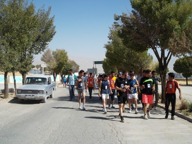 برگزاری مسابقه دو صحرانوردی به مناسبت هفته دفاع مقدس در دورود+تصاویر