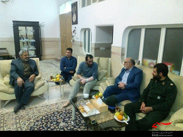 دیدار مسئول سازمان بسیج مداحان قم با «هادی خادم الحسینی»+ تصویر