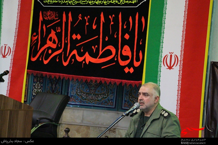 دشمنان انقلاب اسلامی هر روز مشغول طراحی توطئه علیه ملت ایران هستند