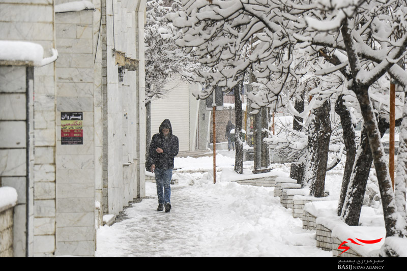 مدارس نوبت عصر اردبیل به علت بارش برف تعطیل شد
