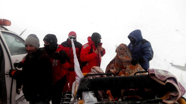 نجات دو تن از هموطنان تبریزی گرفتار در برف و کولاک از خطر حتمی در محور روستایی