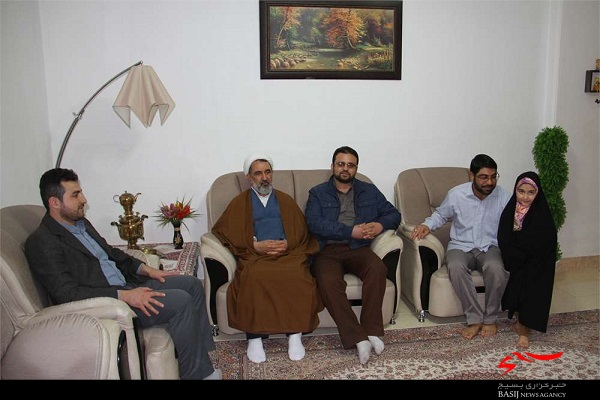 تصاویر/ دیدار مسئول نمایندگی ناحیه بسیج امام حسن مجتبی(ع) با خانواده کارکنان