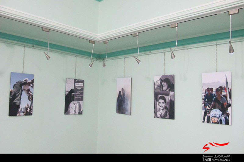برپایی نمایشگاهی از عکس«تشییع شهدای گمنام ملایر و اسلامشهر آق گل» در ملایر