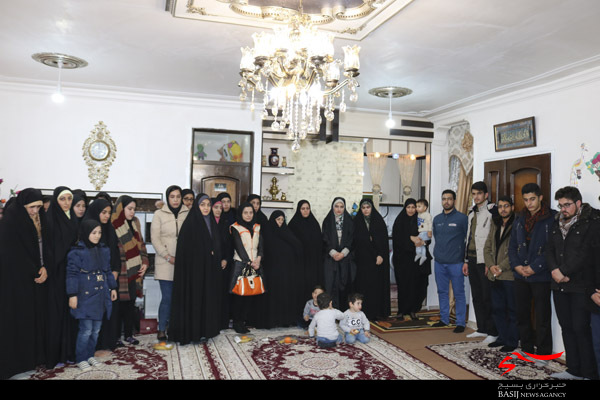 دیدار جمعی از دانشجویان دانشگاه محقق با خانواده شهید مدافع حرم هاشم دهقانی نیا