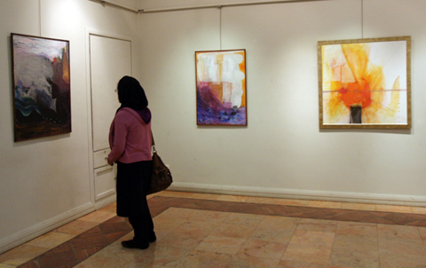 برپایی نمایشگاه نقاشی از دوبانوی هنرمند در نهاوند