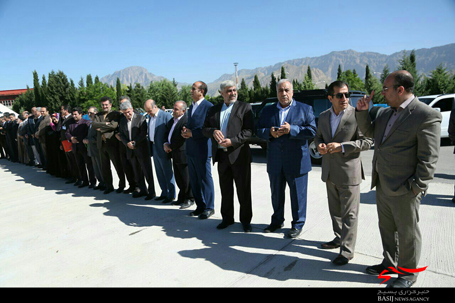 وعده های جدید روحانی / حضور دانش آموزان در جلسه تبلیغاتی آقای روحانی
