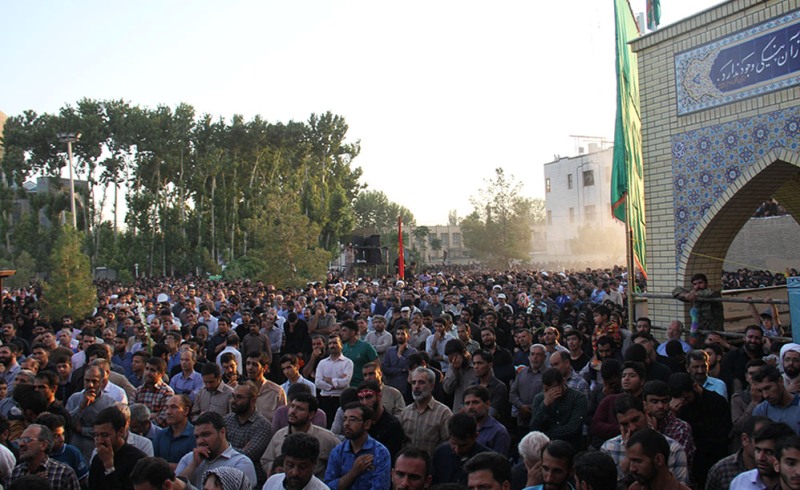 مراسم تشییع پیکر شهیدجواد محمدی با استقبال با شکوه مردم برگزار شد/تصاویر
