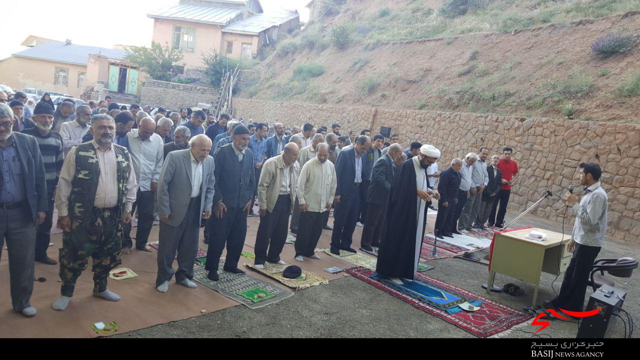 برگزاری نماز و جشن عید فطر در روستای گلرید طالقان