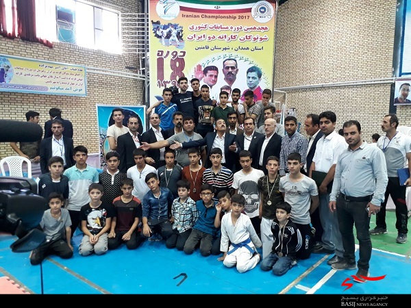 درخشش ورزشکاران بسیجی قم در رقابت های کشوری شوتوکان در همدان