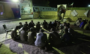 برگزاری حلقات صالحین به یاد شبهای جبهه در کاروان «میهمانی شهیدان»