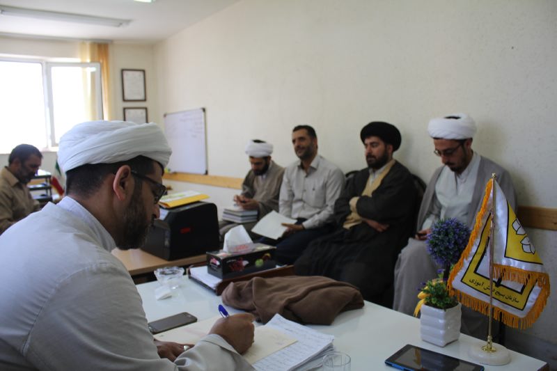 برگزاری نشست سرمربی با مربیان صالحین بسیج دانش آموزی حوزه ایمان