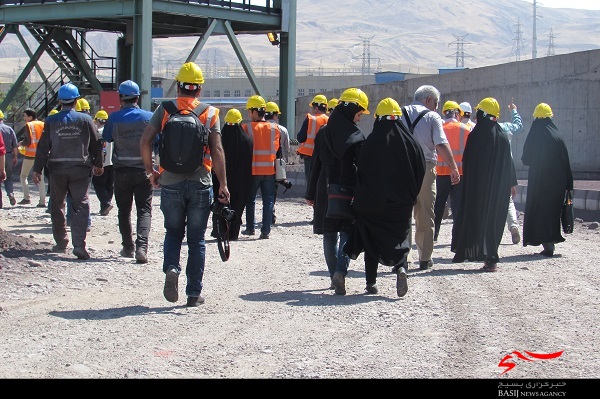 اصحاب رسانه تبریز از کارخانه تولید آهن اسفنجی فولاد میانه بازدید کردند