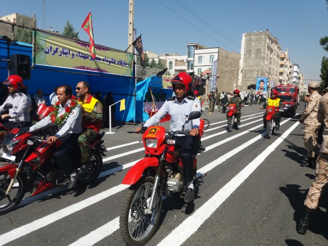 رژه نیروهای نظامی انتظامی در شهرستان شهریار+تصویر