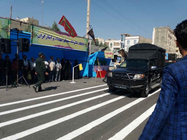رژه نیروهای نظامی انتظامی در شهرستان شهریار+تصویر