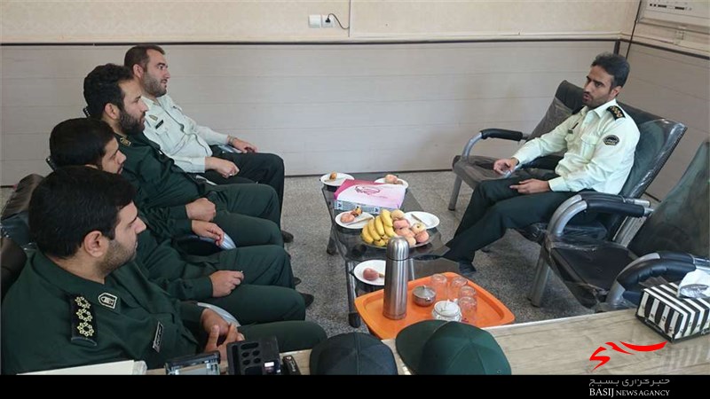 فرمانده حوزه امام حسن مجتبی(ع) با فرمانده نیروی انتظامی شهر کهک  قم دیدار کرد