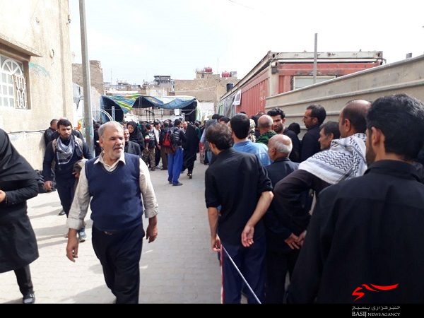 فعالیت موکب «گروه جهادی» دانشگاه آزاد اسلامی قم در شهر کاظمین