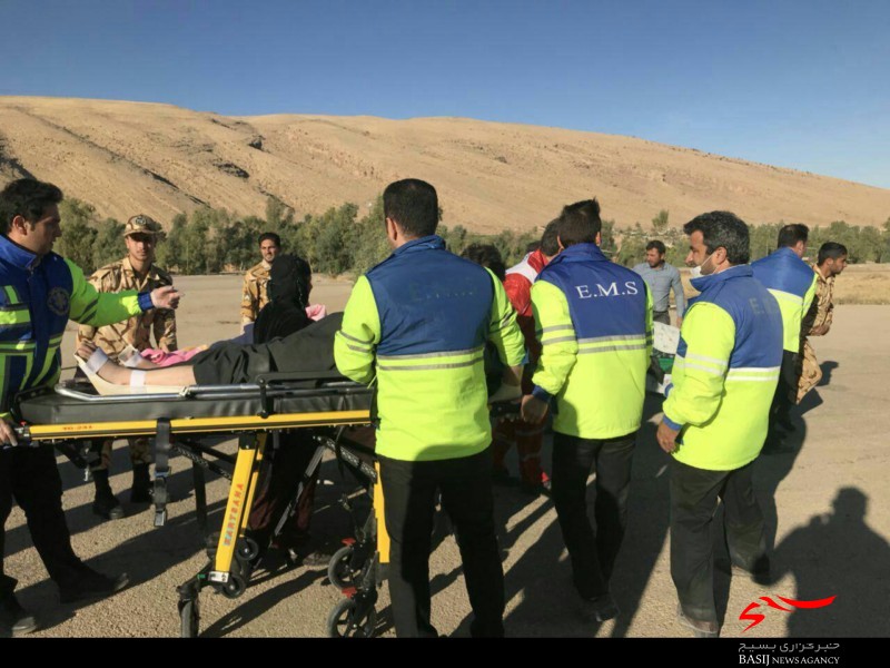 امداد رسانی نیروهای فوریت پزشکی پارس آباد در کرمانشاه