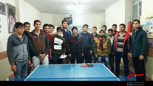تقدیر از برگزیدگان مسابقات تنیس در حوزه امامزاده سید معصوم (ع)+تصویرا