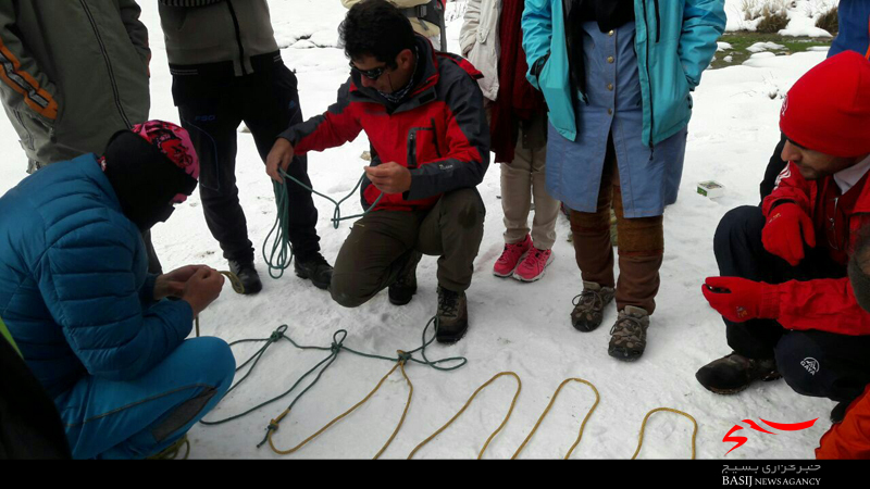 کوه‌پیمایی و آموزش امداد و نجات در قله‌های بزکن دلفان