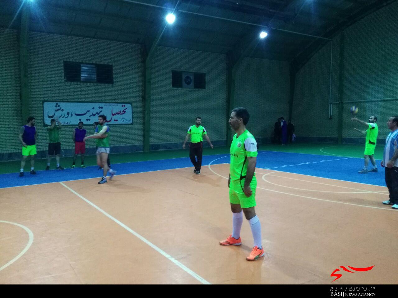 مسابقات چهار جانبه والیبال در نیر برگزار شد