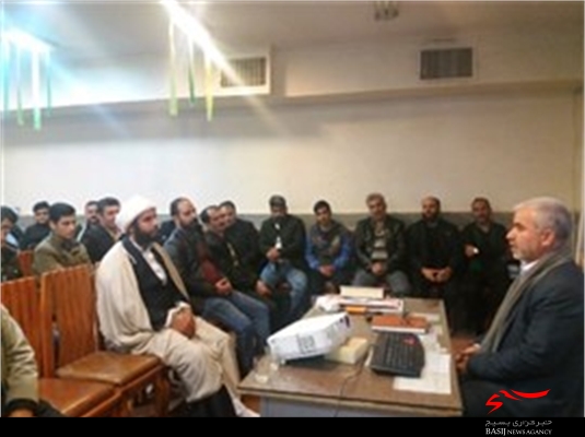 برگزاری نشست «بی تعارف با انقلاب» در حوزه شهید جلالی قنوات