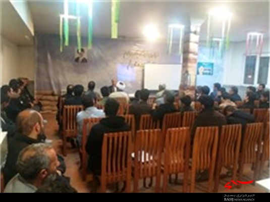 برگزاری نشست «بی تعارف با انقلاب» در حوزه شهید جلالی قنوات