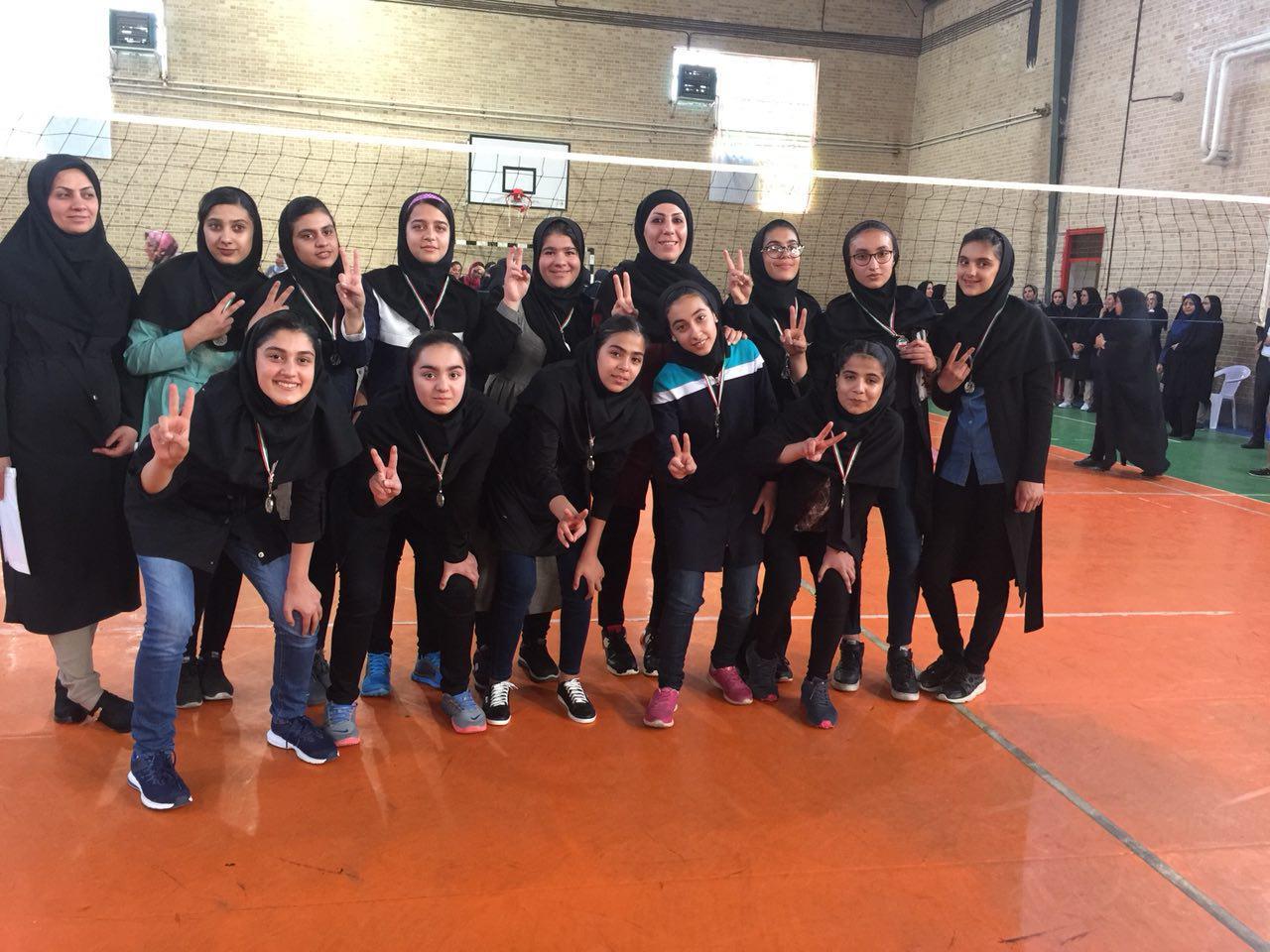 قهرمانی آموزشگاه ۱۷ شهریور شاهرود در مسابقات بسکتبال دختران استان