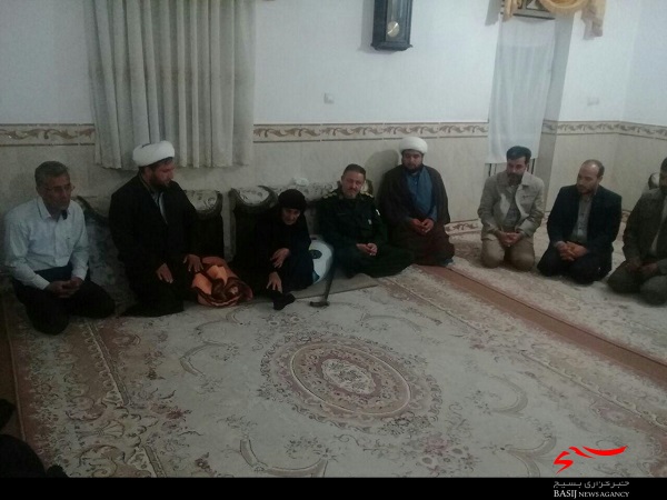 دیدار مسئولان سپاه قم با خانواده های شهیدان «شکری» و «پادام» در کرمانشاه + تصاویر