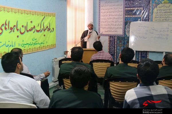 برگزاری کلاس‌های قرآن ویژه ماه مبارک رمضان در ناحیه امام حسین (ع) + تصاویر