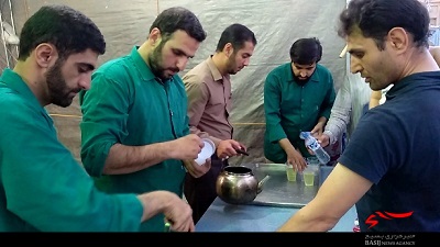 برپایی ایستگاه صلواتی گروه جهادی کریمه اهل بیت(س) در دهه کرامت