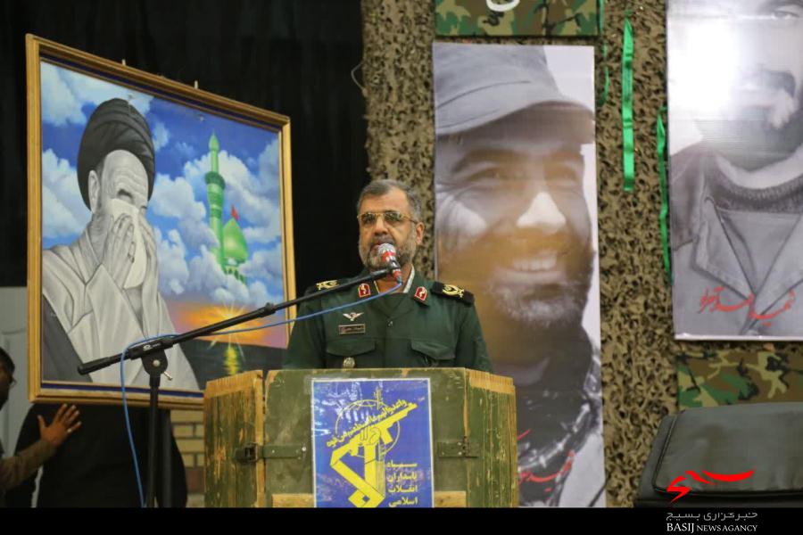 تفکر عاشورایی و بصیرت حسینی ملت ایران دشمن را به هراس انداخته است