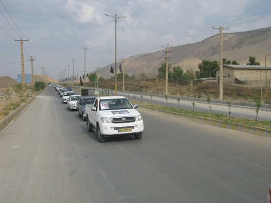 رژه خودرویی در شهرستان آبدانان برگزار شد
