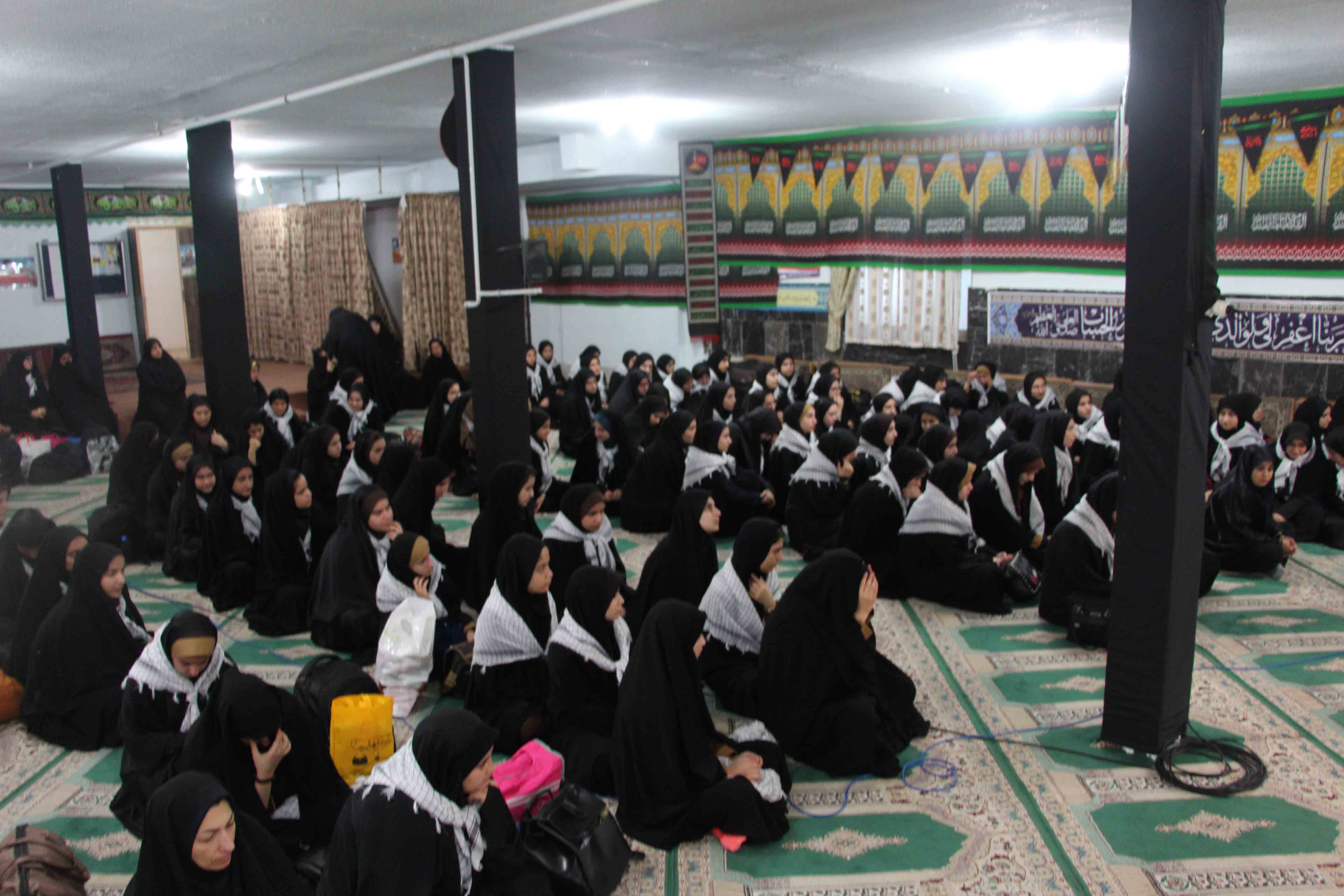 اعزام 135 نفر از دانش آموزان دختر فومنی به مناطق عملیاتی غرب کشور+تصاویر