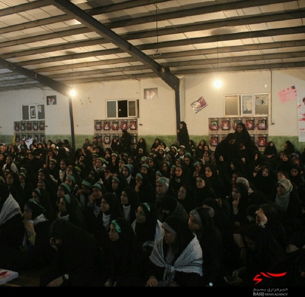 دانش آموزان بوشهری با شهدای شرق کارون پیمان عشق بستند