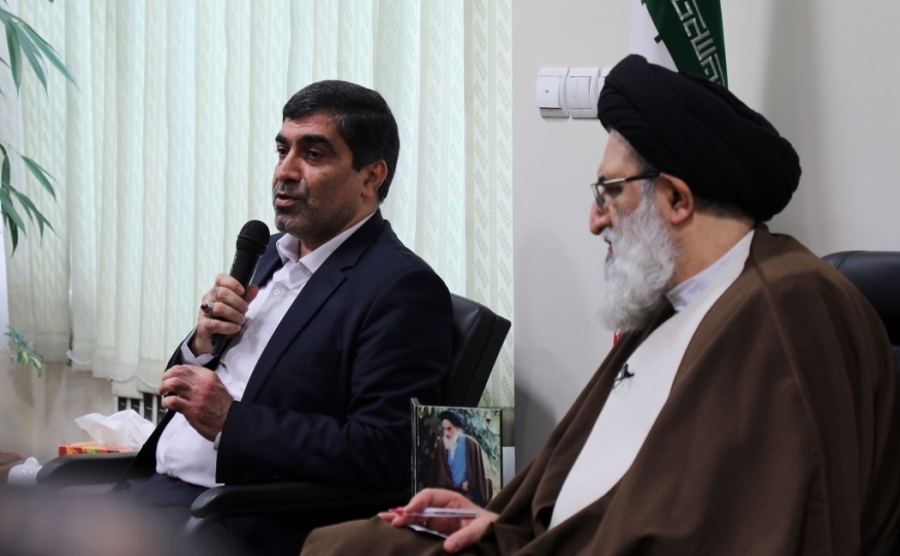 دیدار کتابداران البرز با نماینده ولی‌فقیه در استان به روایت تصویر