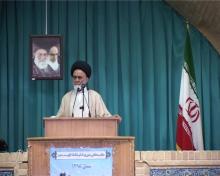 ملت ایران با ایمان و توسل به ائمه(ع) در مقابل آمریکا ایستاده و می‌ایستد